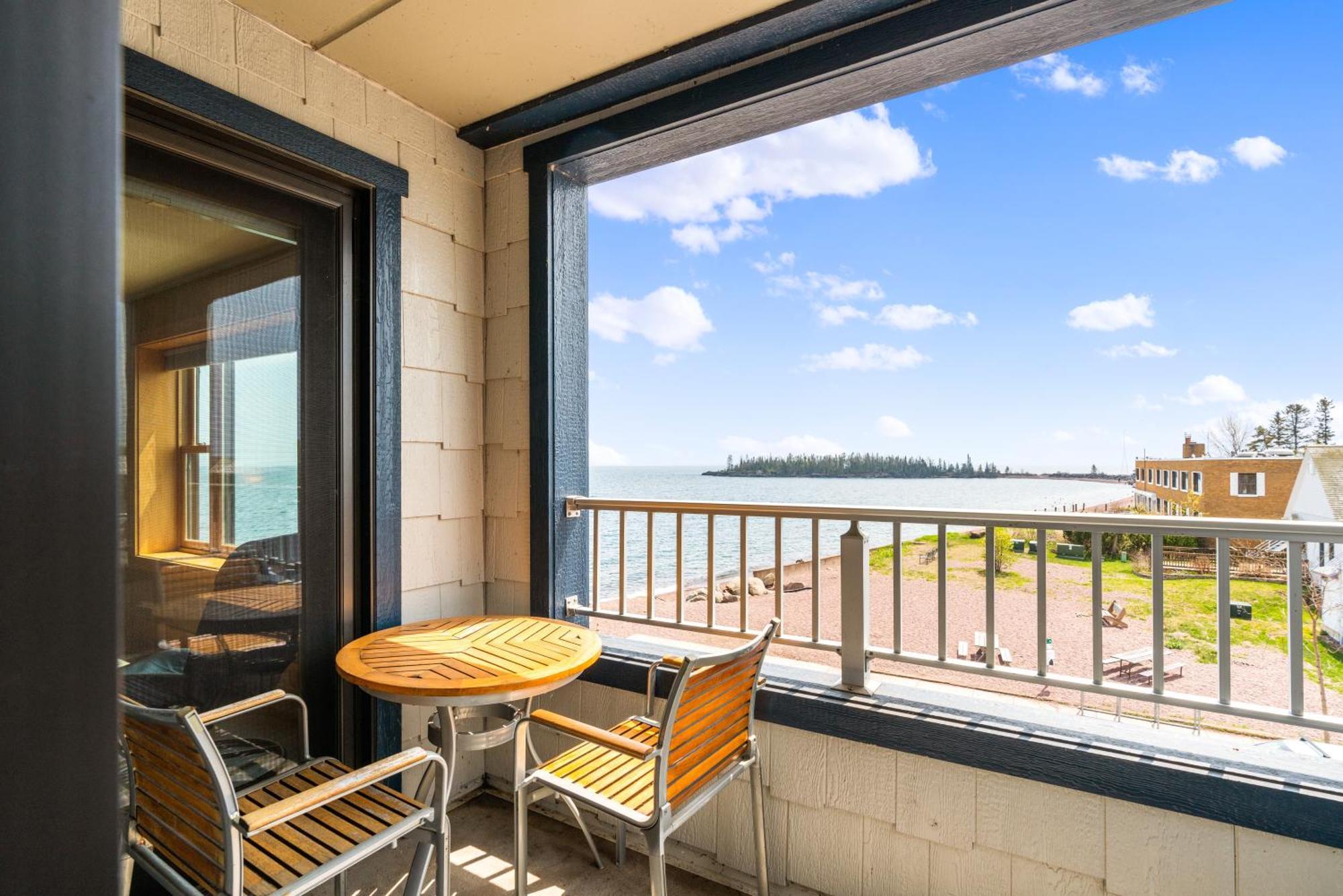 East Bay Suites Grand Marais Eksteriør bilde