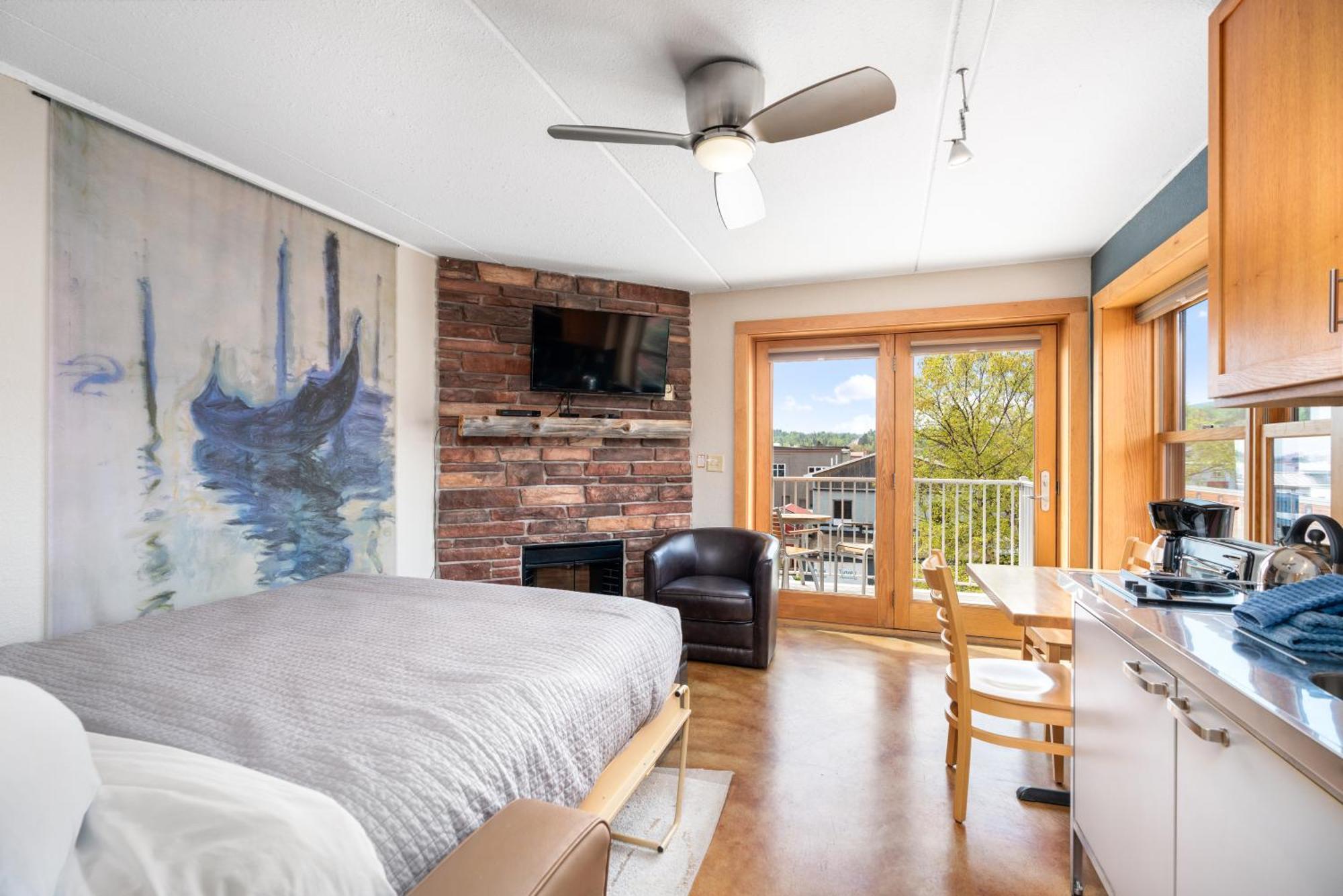 East Bay Suites Grand Marais Eksteriør bilde