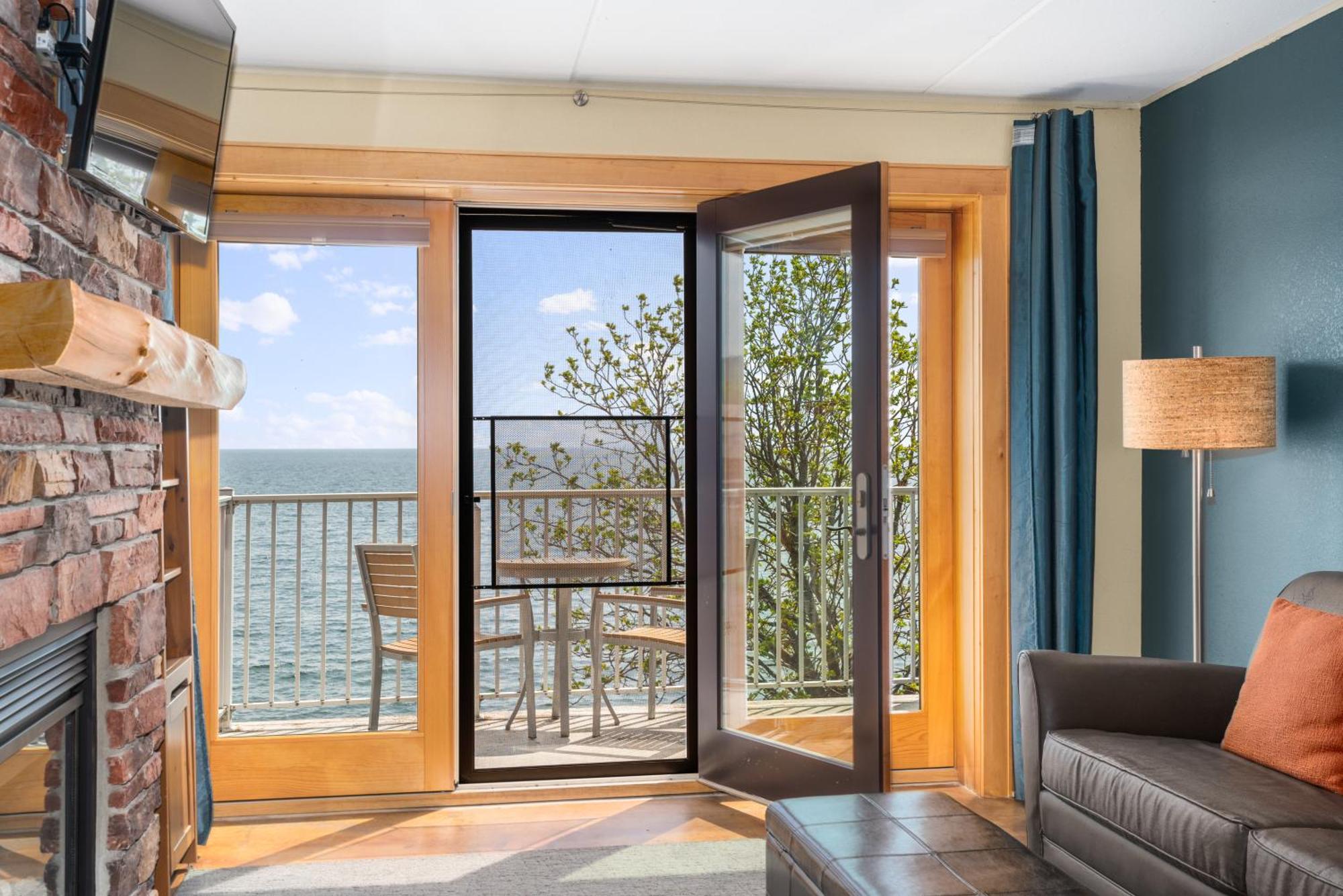 East Bay Suites Grand Marais Eksteriør bilde
