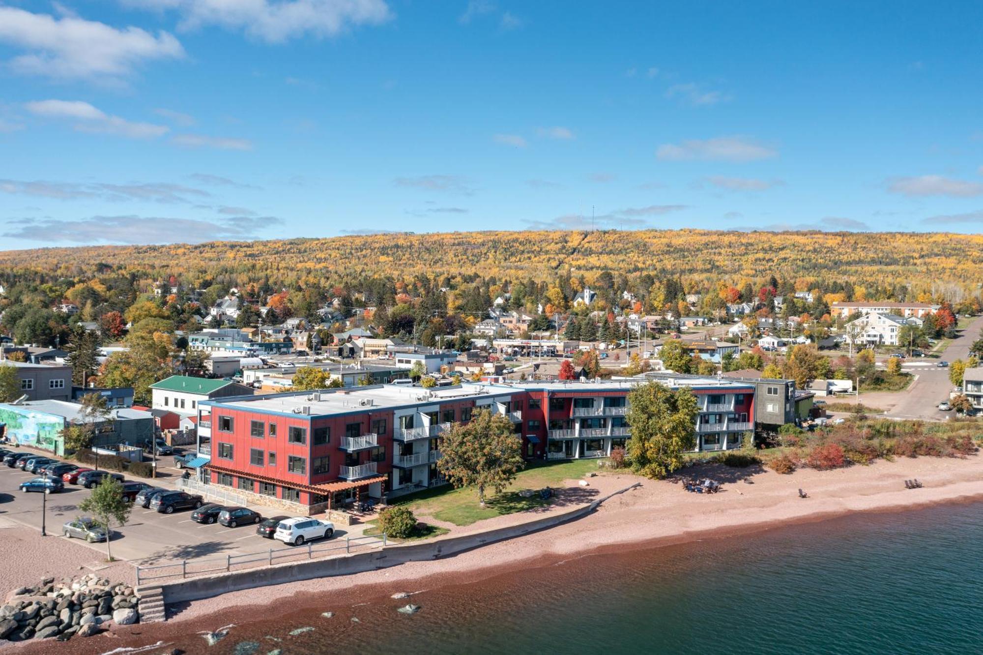 East Bay Suites Grand Marais Eksteriør bilde