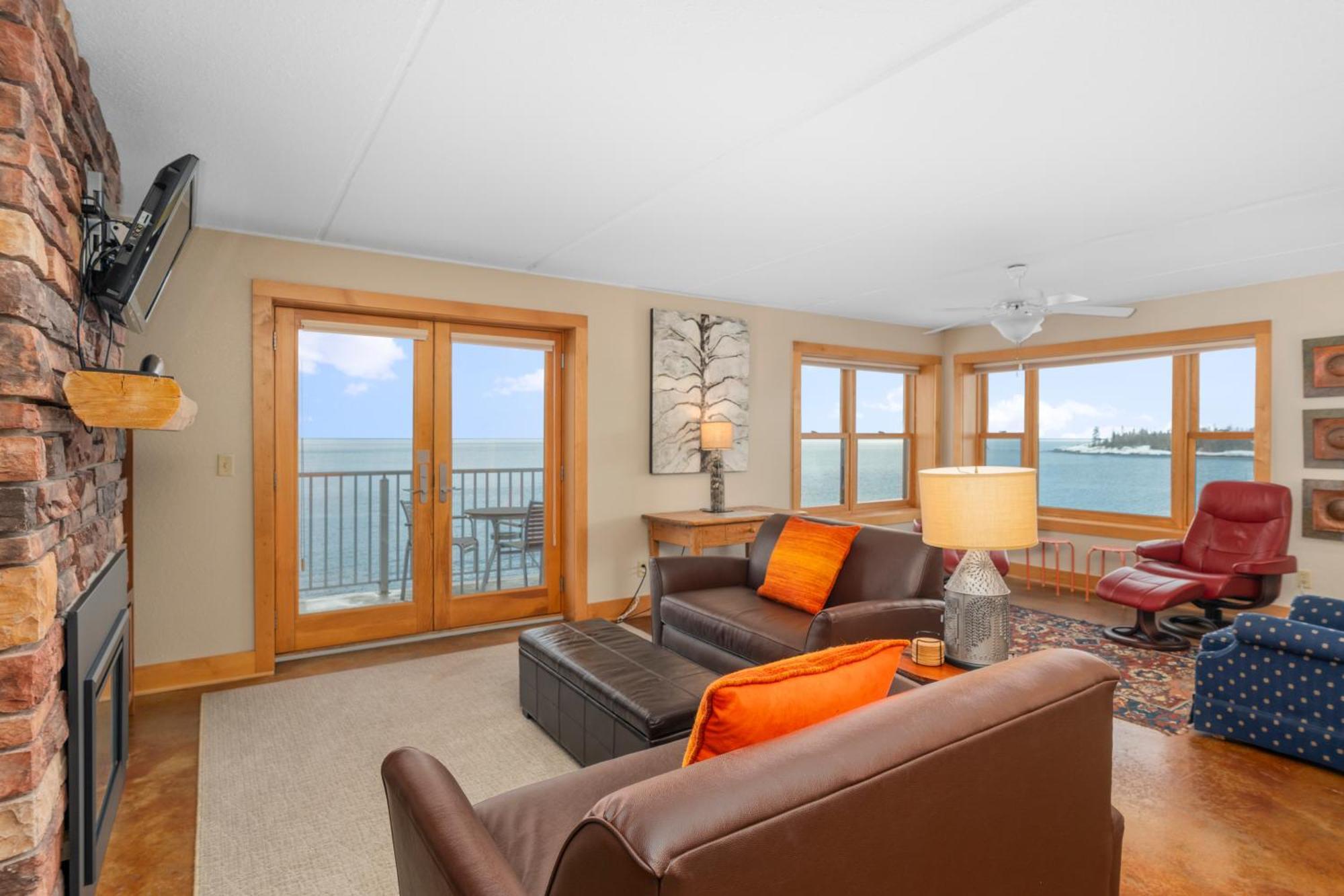 East Bay Suites Grand Marais Eksteriør bilde