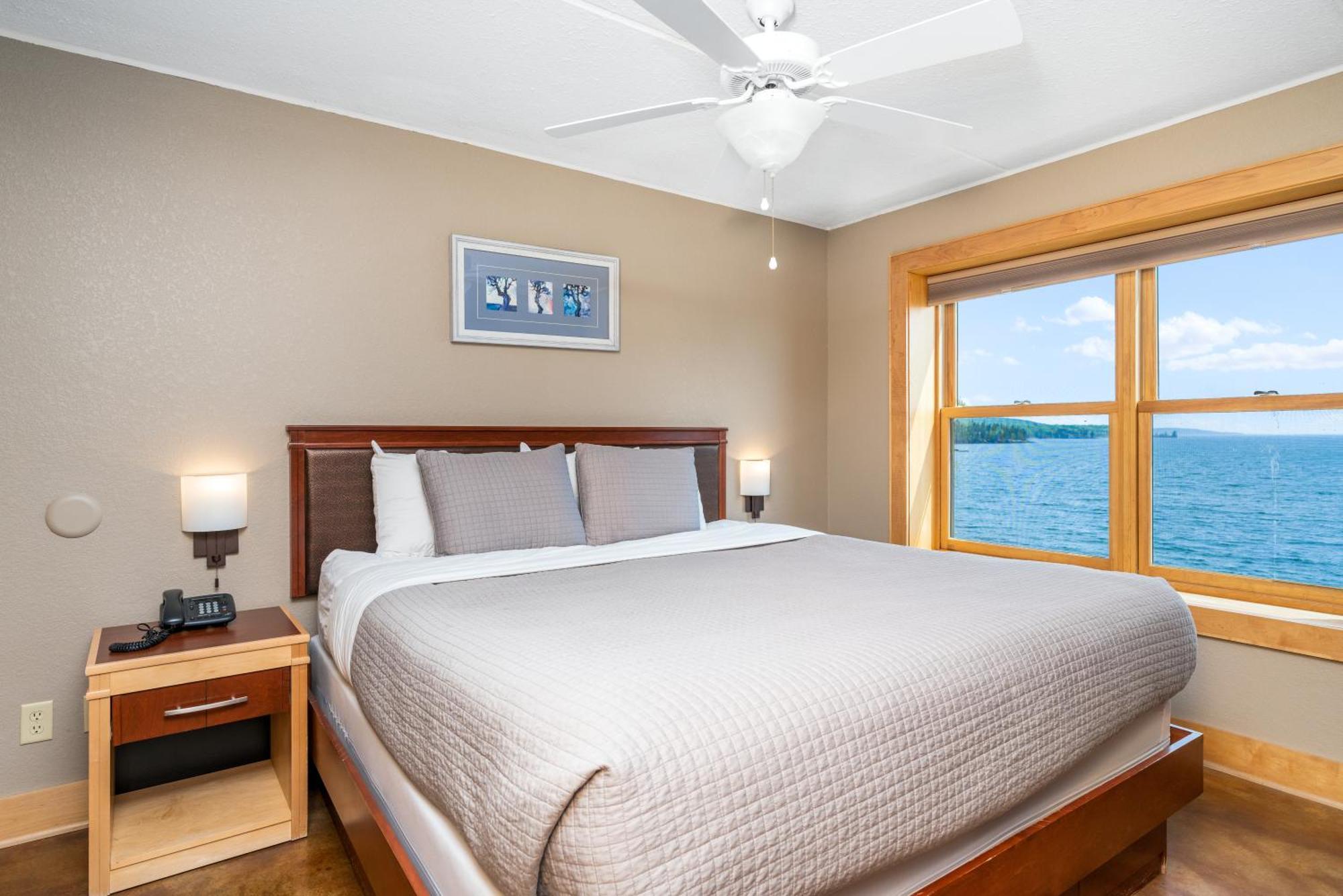 East Bay Suites Grand Marais Eksteriør bilde