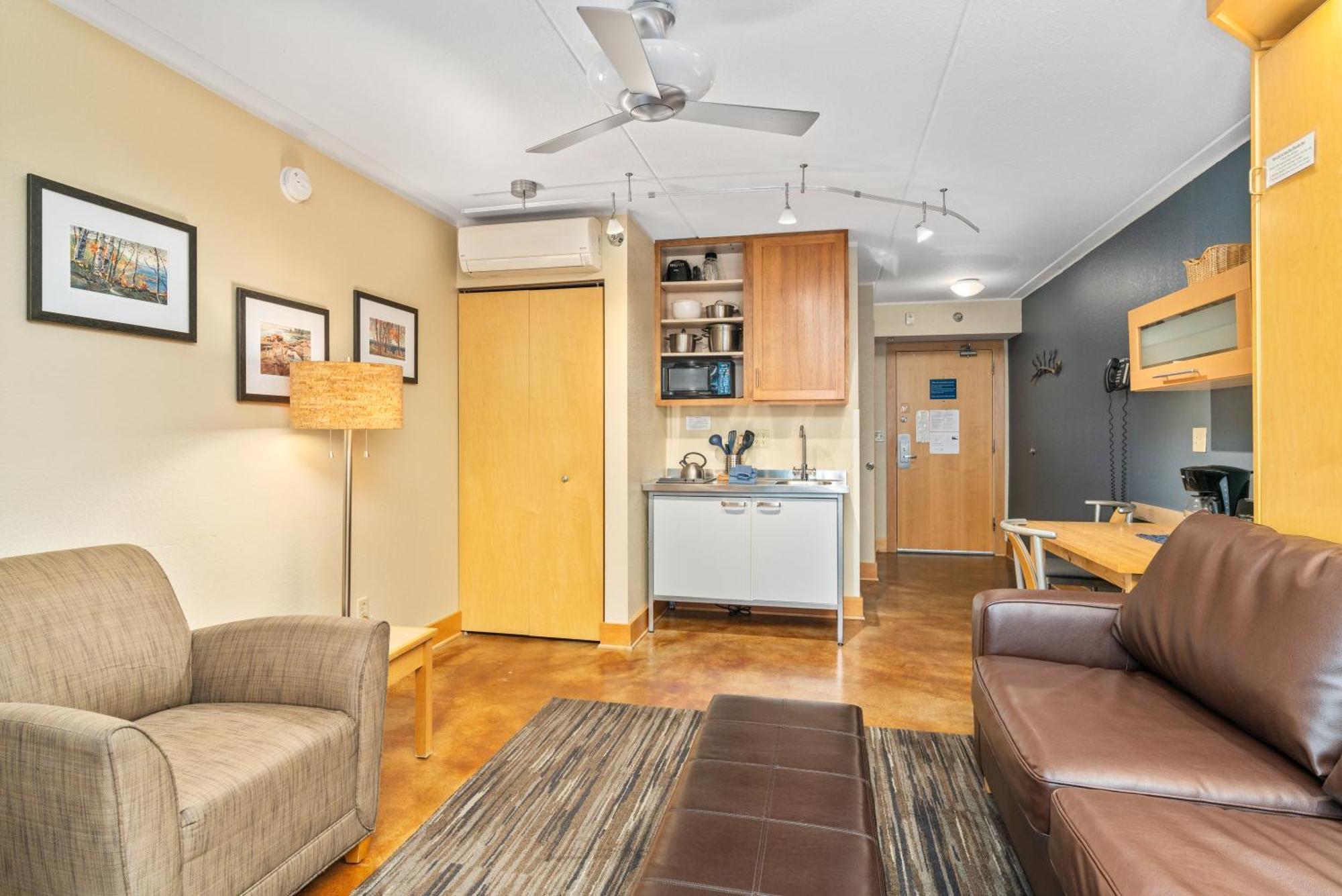 East Bay Suites Grand Marais Eksteriør bilde