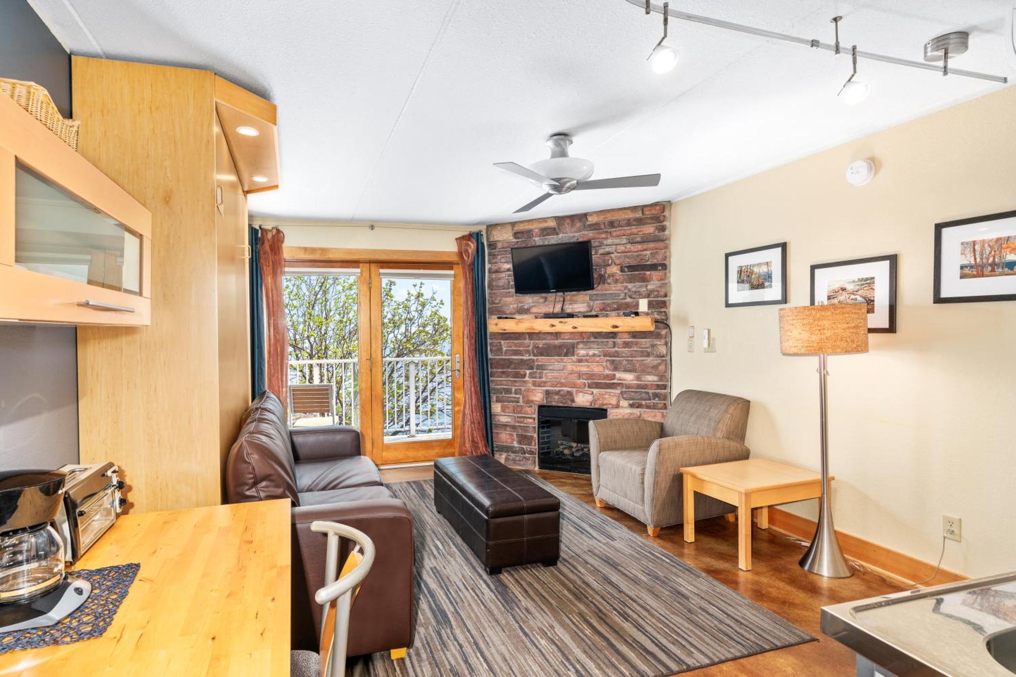 East Bay Suites Grand Marais Eksteriør bilde