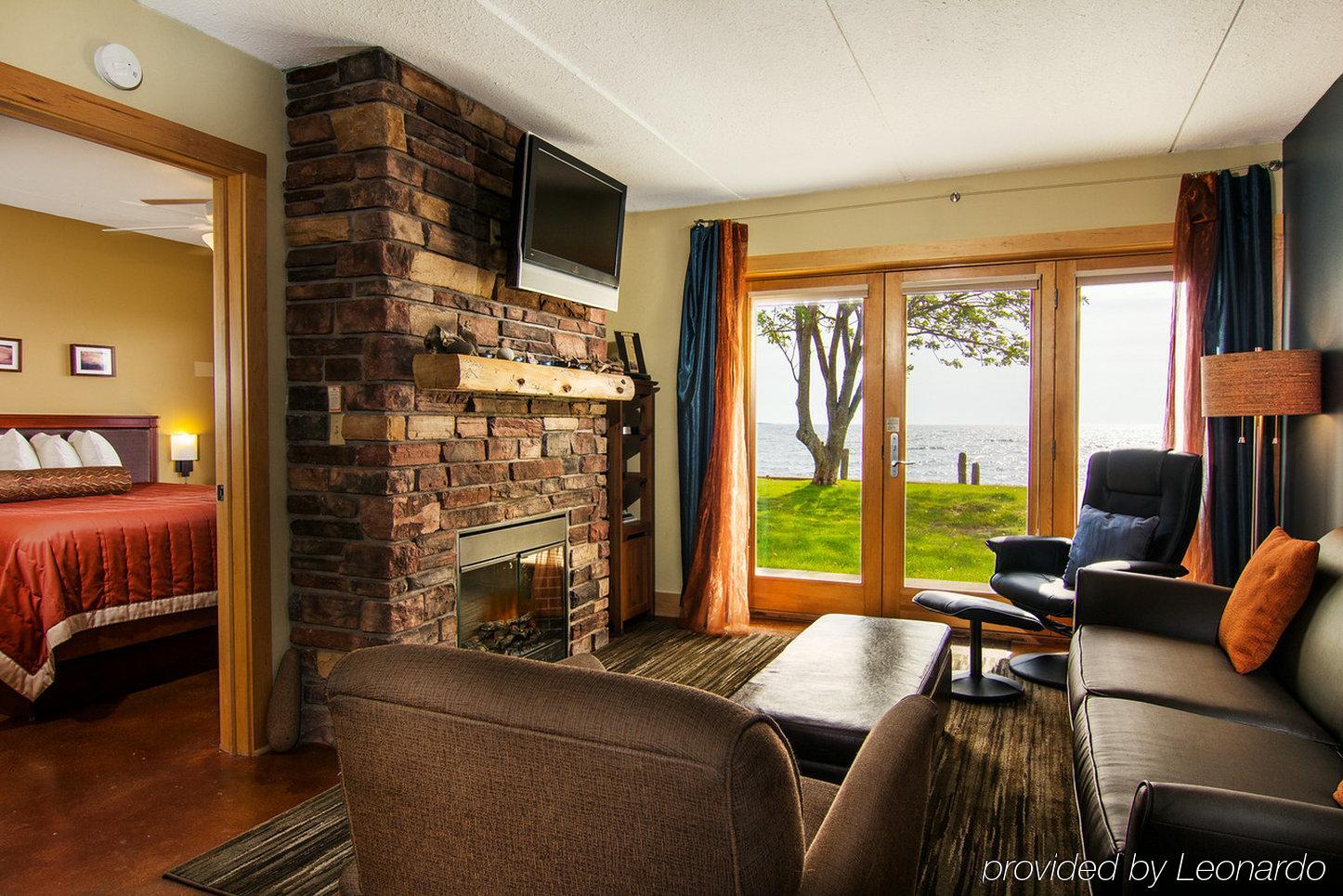 East Bay Suites Grand Marais Eksteriør bilde